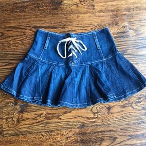 bebe jean mini skirt (size 27)